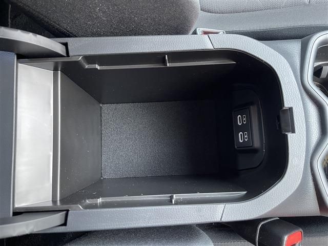 TOYOTA RAV4 2WD 2022 Image 31