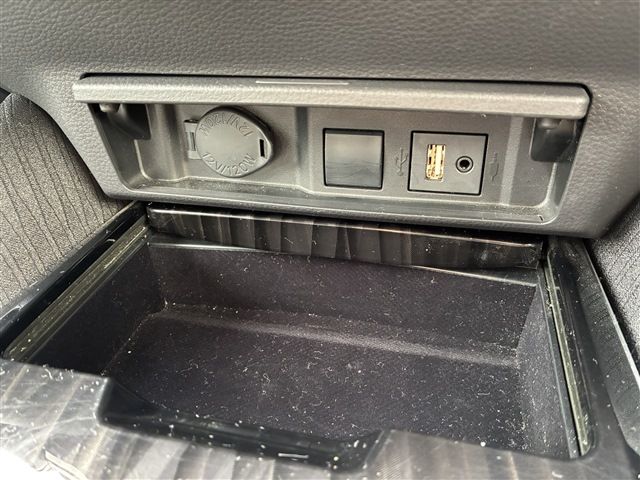 TOYOTA CROWN SEDAN HYBRID 4 2018 Image 31