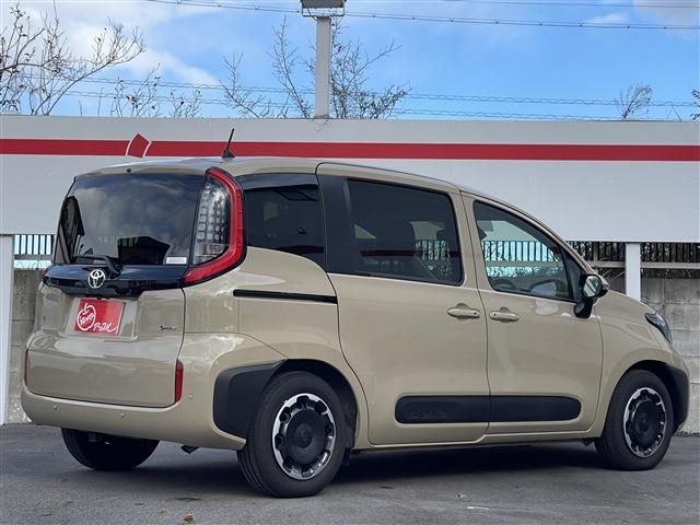 TOYOTA SIENTA HYBRID 2024 Image 31