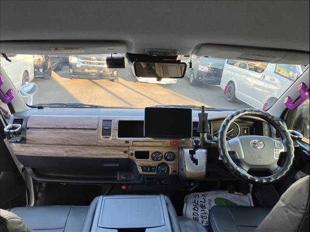 TOYOTA HIACE VAN 4WD 2022 Image 31