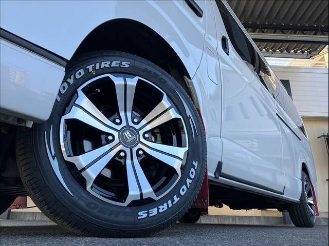 TOYOTA HIACE VAN 4WD 2022 Image 31