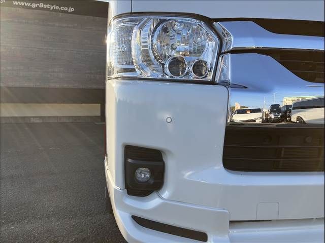 TOYOTA HIACE VAN 4WD 2022 Image 31