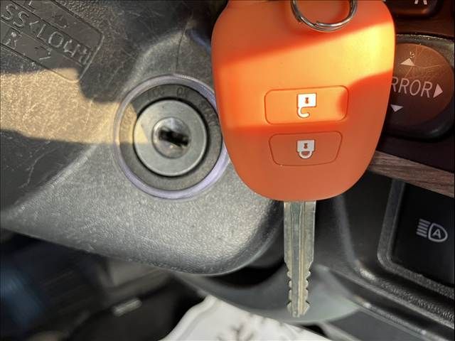 TOYOTA HIACE VAN 4WD 2022 Image 31