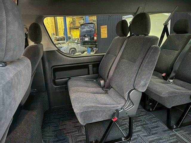 TOYOTA HIACE WAGON 2015 Image 31