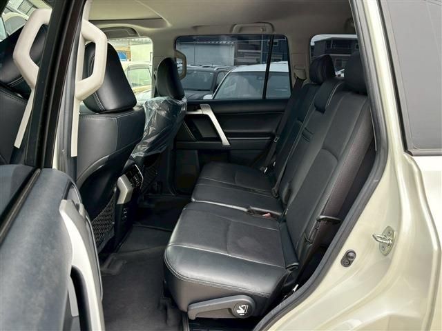 TOYOTA LANDCRUISER PRADO 2023 Image 31