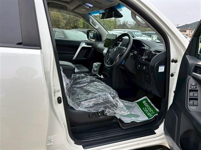 TOYOTA LANDCRUISER PRADO 2023 Image 31