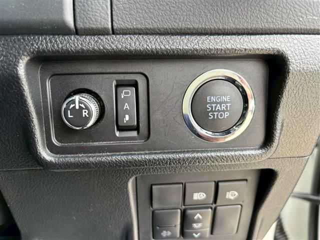 TOYOTA LANDCRUISER PRADO 2023 Image 31