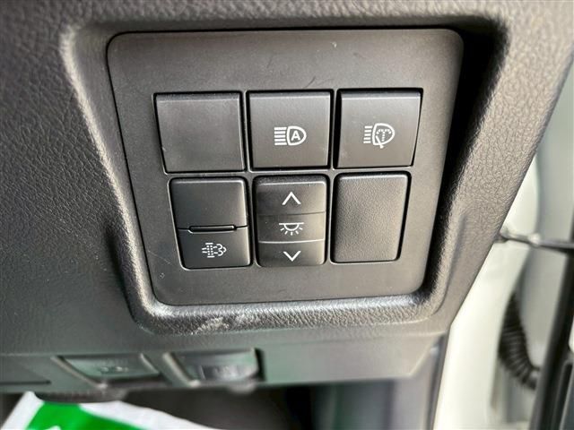 TOYOTA LANDCRUISER PRADO 2023 Image 31