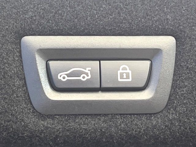 BMW 7SERIES 2016 Image 31