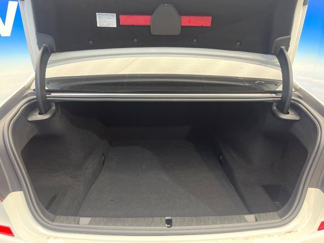 BMW 7SERIES 2016 Image 31