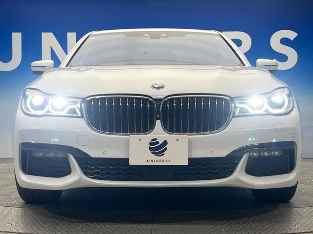 BMW 7SERIES 2016 Image 31