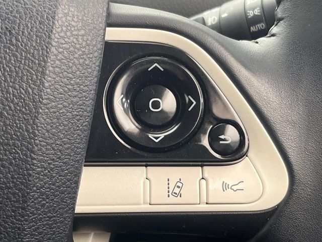 TOYOTA PRIUS 2017 Image 31