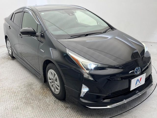 TOYOTA PRIUS 2017 Image 31