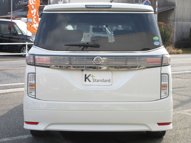 NISSAN ELGRAND 2016 Image 31