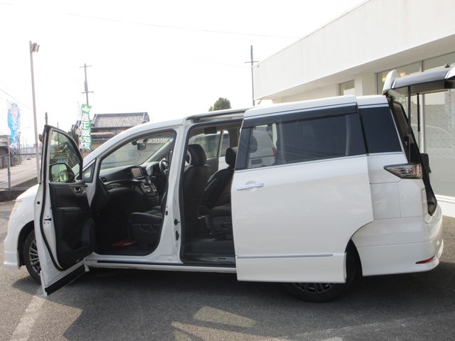 NISSAN ELGRAND 2016 Image 31