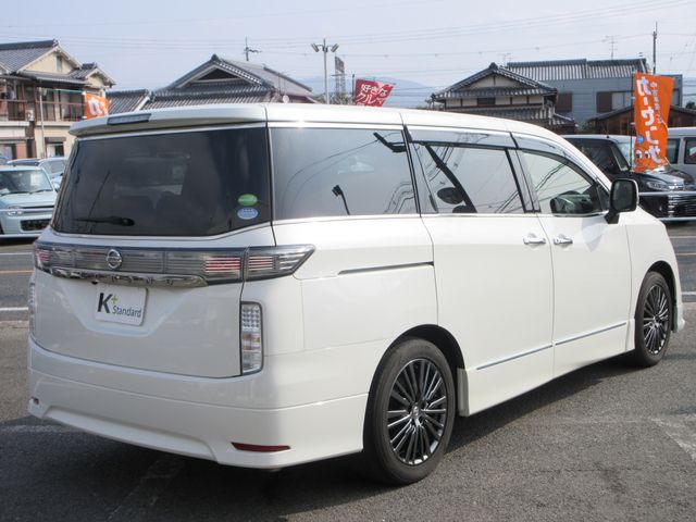 NISSAN ELGRAND 2016 Image 31