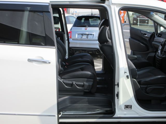 NISSAN ELGRAND 2016 Image 31