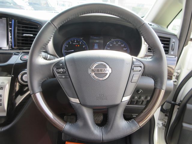 NISSAN ELGRAND 2016 Image 31