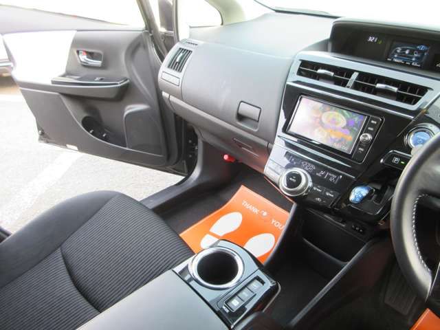 TOYOTA PRIUS ALPHA 2016 Image 31