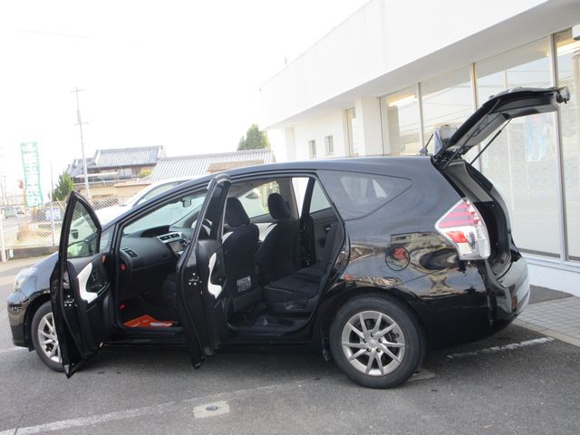 TOYOTA PRIUS ALPHA 2016 Image 31