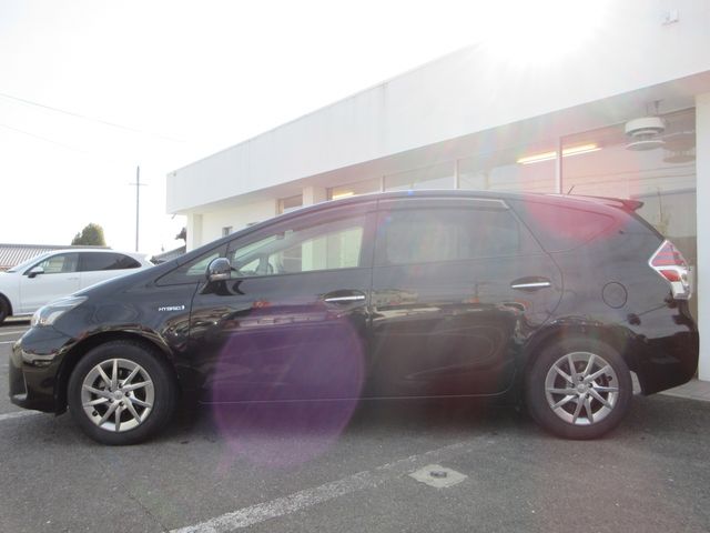 TOYOTA PRIUS ALPHA 2016 Image 31