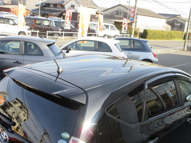 TOYOTA PRIUS ALPHA 2016 Image 31