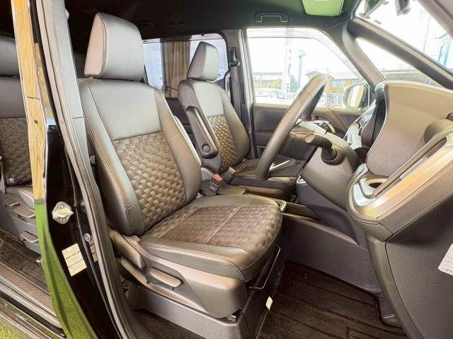 TOYOTA VOXY HYBRID 2023 Image 31