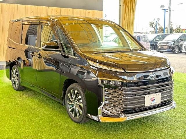 TOYOTA VOXY HYBRID 2023 Image 31