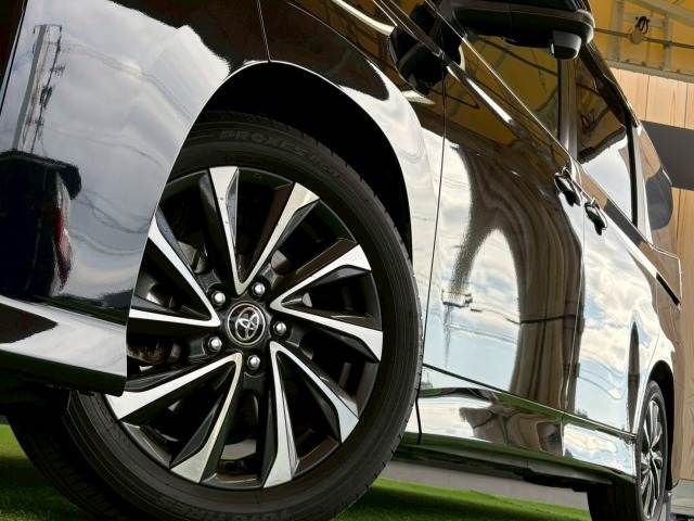 TOYOTA VOXY HYBRID 2023 Image 31