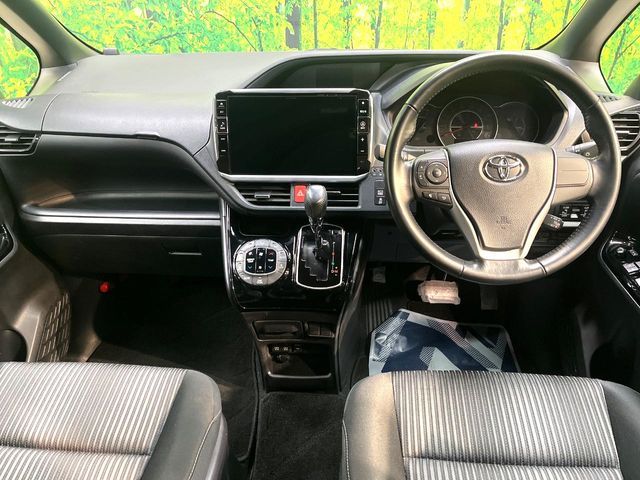 TOYOTA VOXY 2017 Image 31