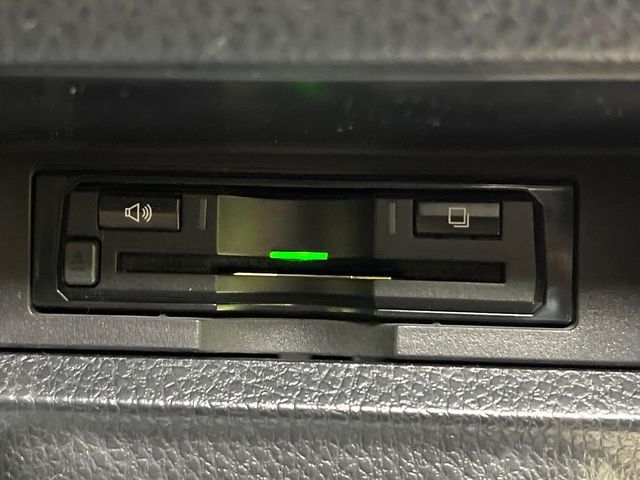 TOYOTA VOXY 2017 Image 31