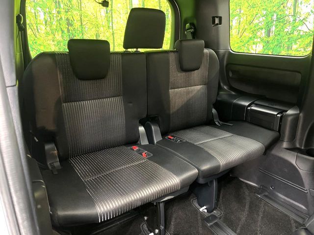 TOYOTA VOXY 2017 Image 31