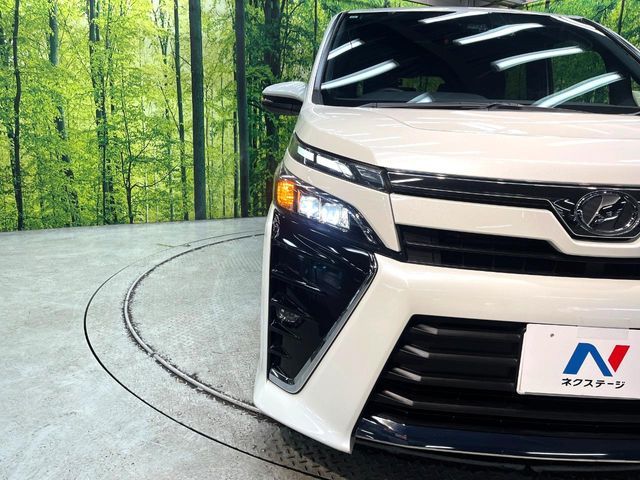 TOYOTA VOXY 2017 Image 31