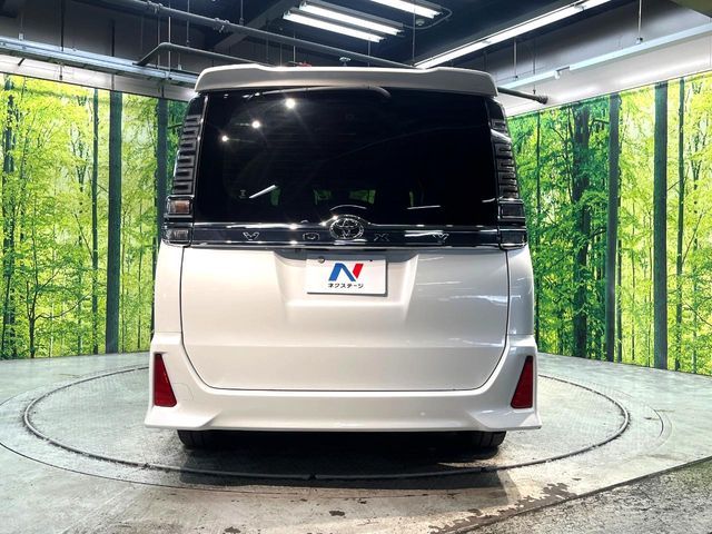 TOYOTA VOXY 2017 Image 31