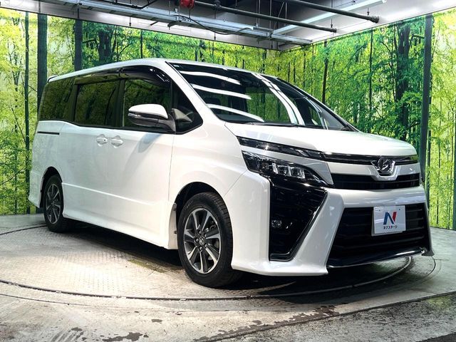 TOYOTA VOXY 2017 Image 31