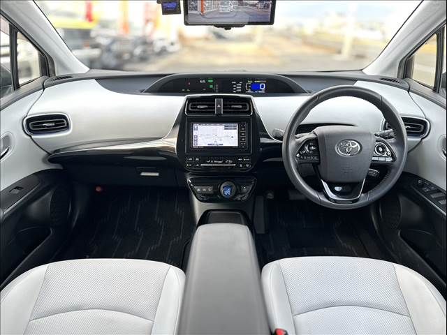 TOYOTA PRIUS 4WD 2019 Image 31