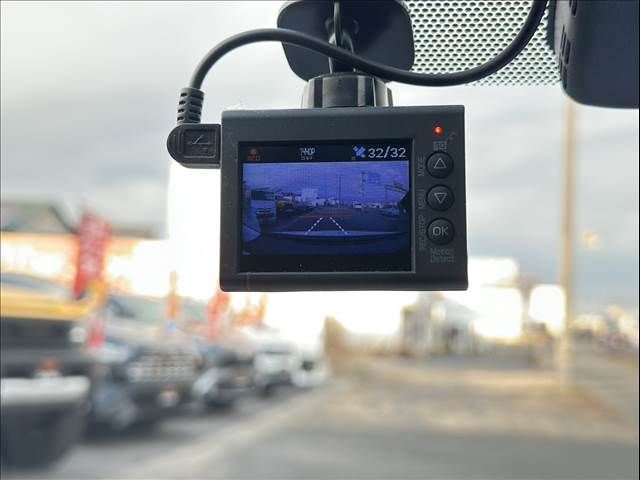 TOYOTA PRIUS 4WD 2019 Image 31