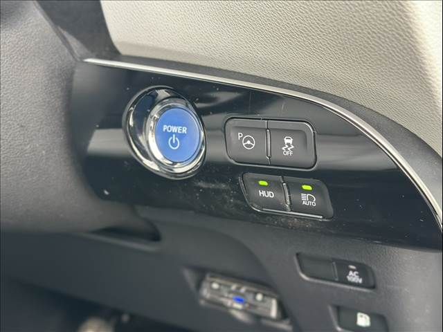 TOYOTA PRIUS 4WD 2019 Image 31