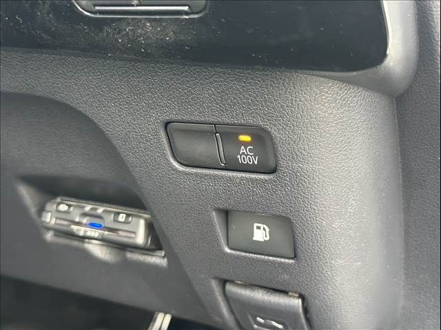 TOYOTA PRIUS 4WD 2019 Image 31