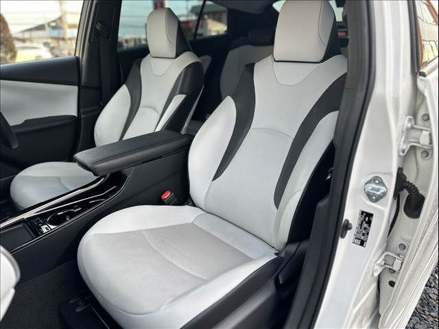 TOYOTA PRIUS 4WD 2019 Image 31