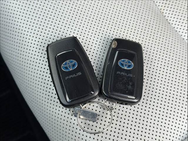 TOYOTA PRIUS 4WD 2019 Image 31