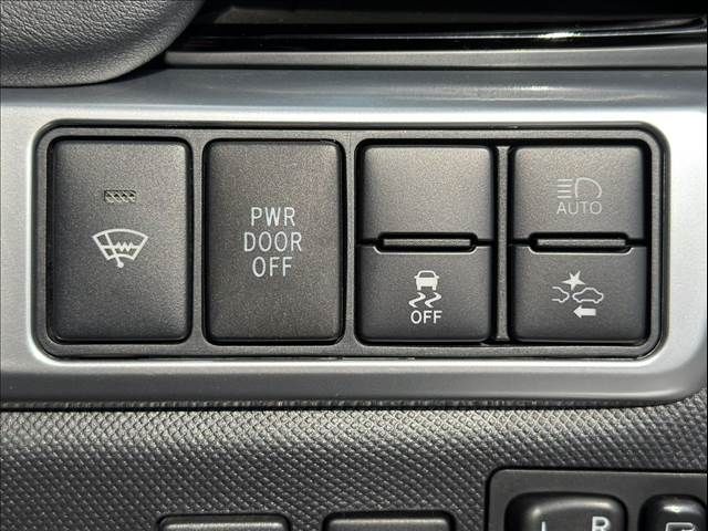 TOYOTA ESTIMA HYBRID 4WD 2018 Image 31