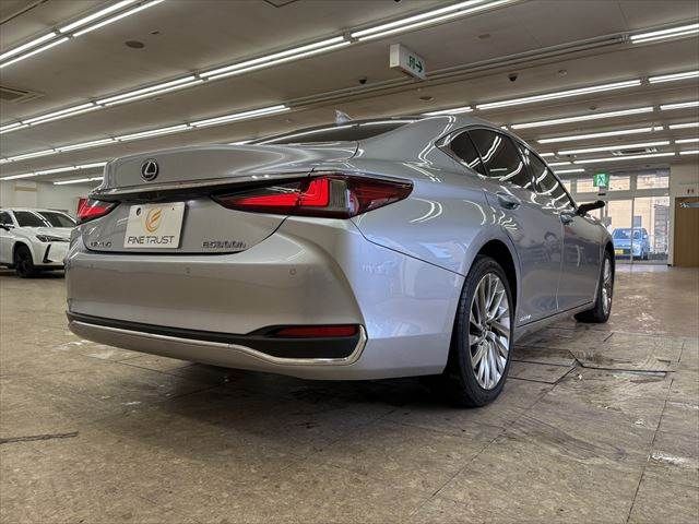 TOYOTA LEXUS ES300H 2021 Image 31