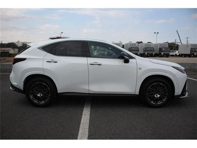 TOYOTA LEXUS NX350H AWD 2022 Image 31