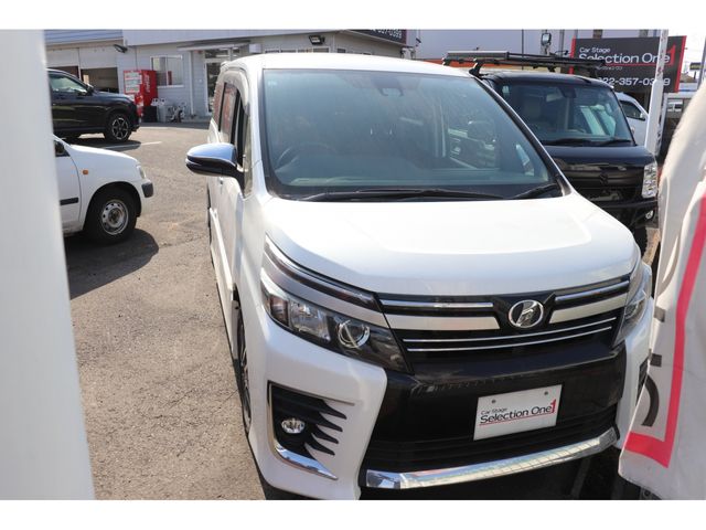 TOYOTA VOXY 2017 Image 31