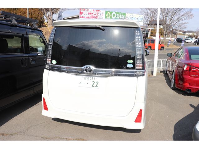 TOYOTA VOXY 2017 Image 31