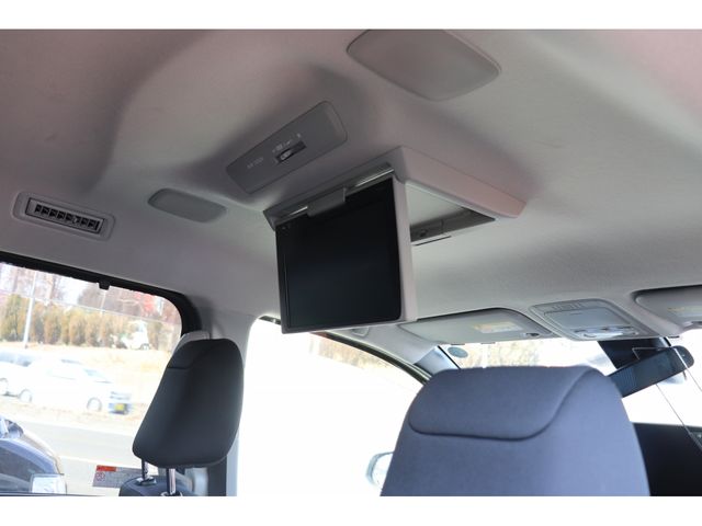 TOYOTA VOXY 2017 Image 31