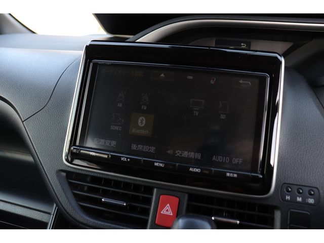 TOYOTA VOXY 2017 Image 31