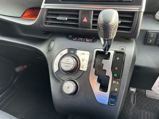 TOYOTA SIENTA 2017 Image 31