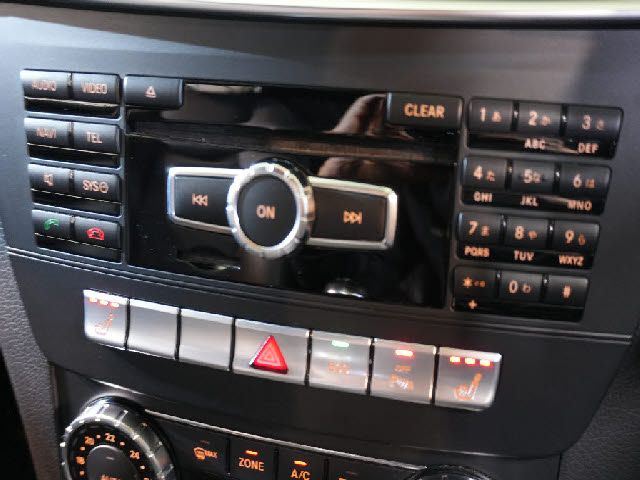 MERCEDES BENZ C CLAS 2013 Image 31